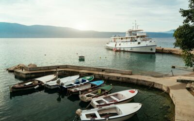 Pourquoi faut-il nettoyer régulièrement une carène de bateau ?